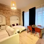 アパート Castle Street Modern I Cohost