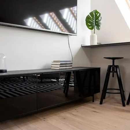 Castle Street Modern I Cohost Vilnius