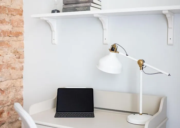 Castle Street Modern I Cohost Апартаменты