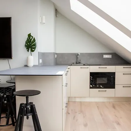 Castle Street Modern I Cohost דירה