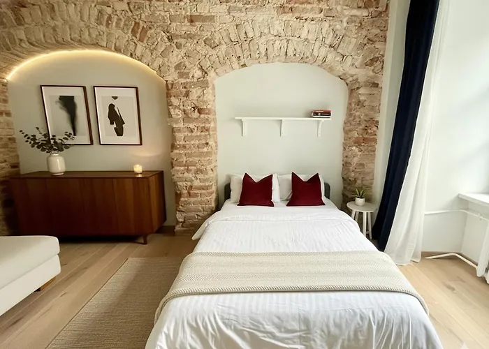 Castle Street Modern I Cohost Butas Vilnius